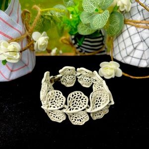 White metal Peter bracelet